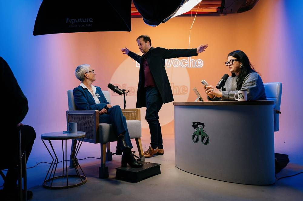 Aufzeichnung von »Was jetzt? – Die Woche« mit Gast und Moderation